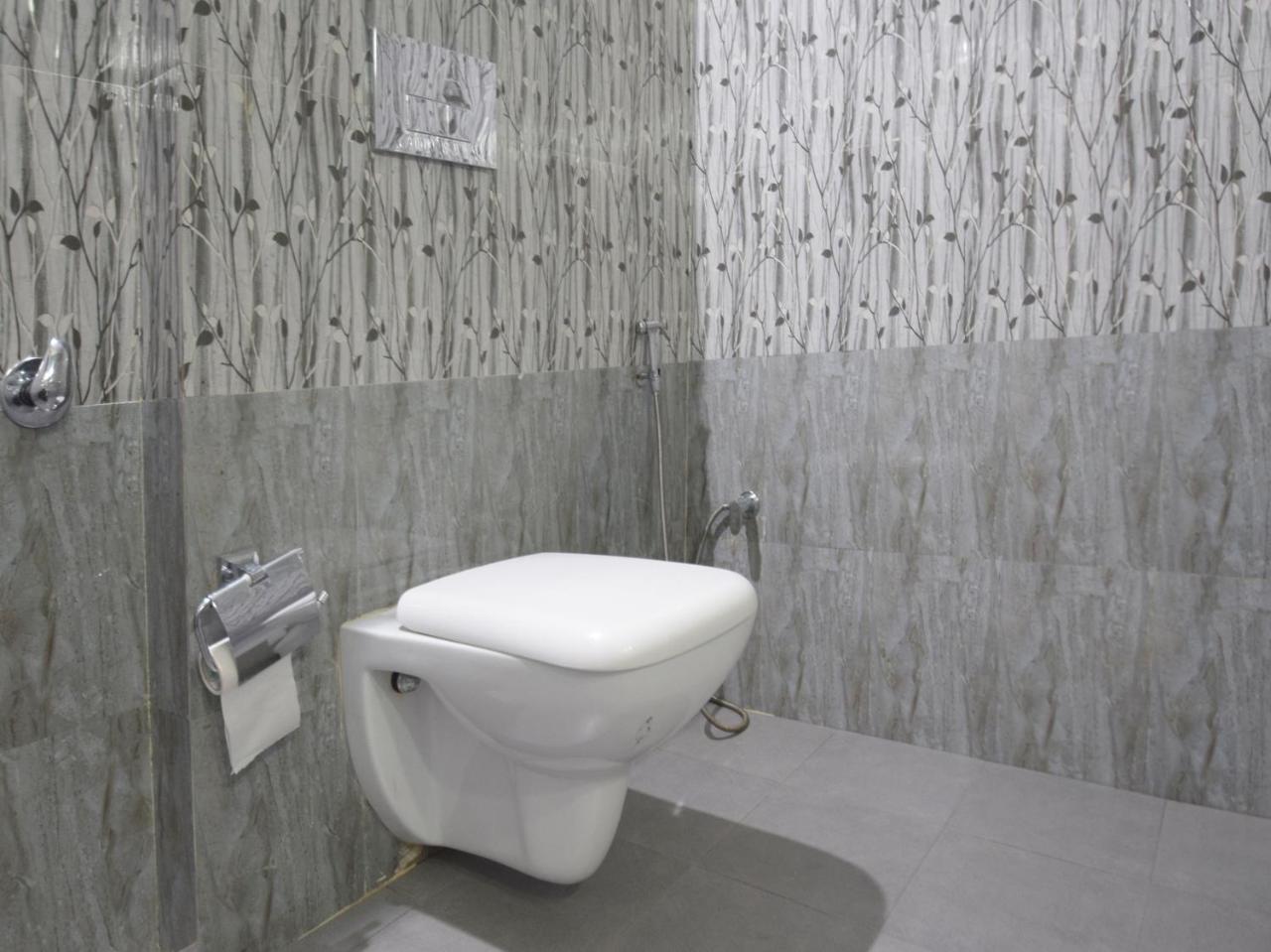 Oyo 5540 Etiler Hotel Katra  Bagian luar foto
