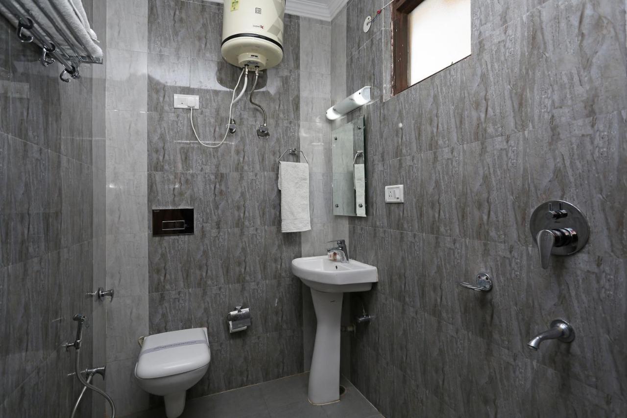 Oyo 5540 Etiler Hotel Katra  Bagian luar foto