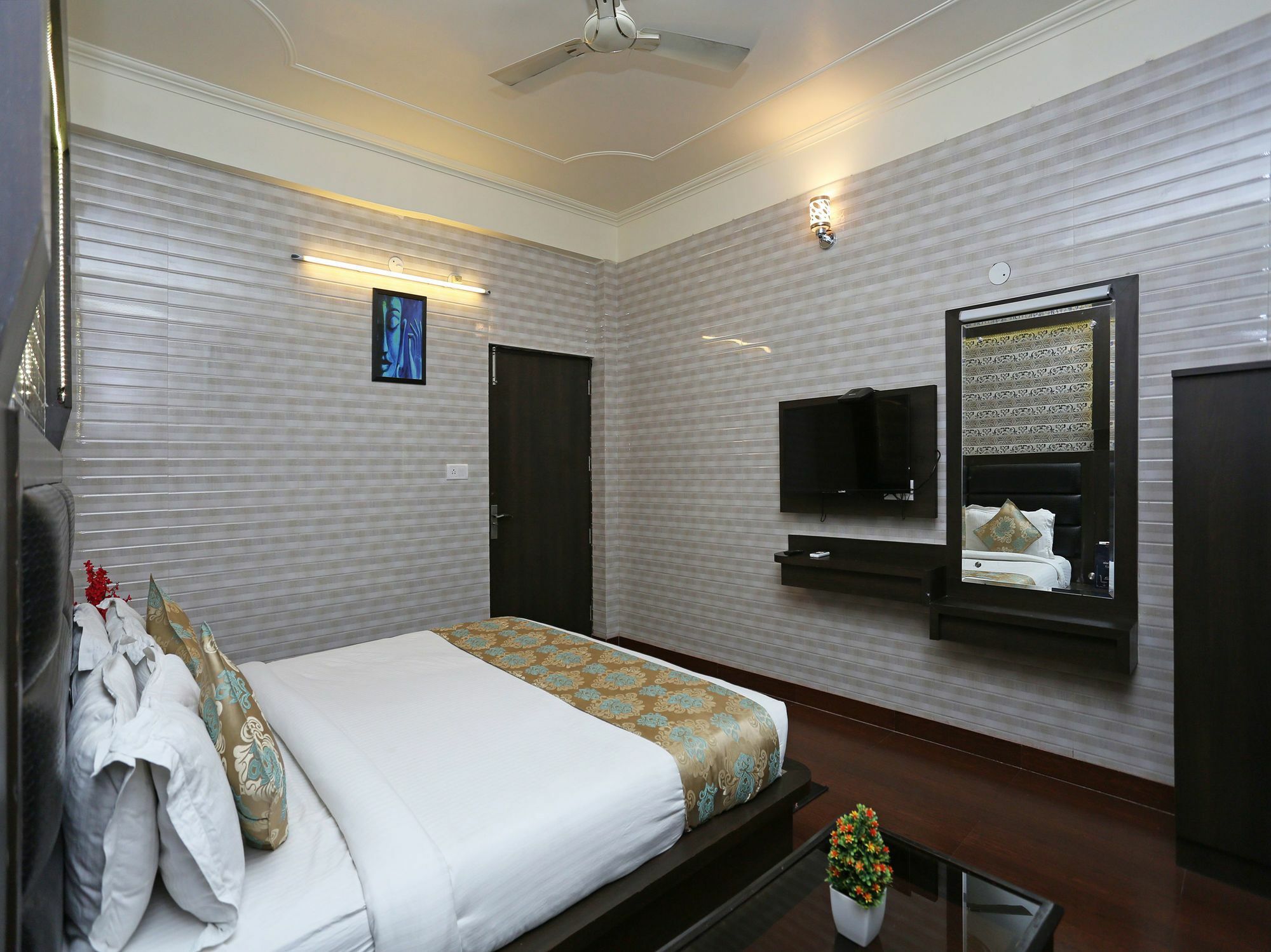 Oyo 5540 Etiler Hotel Katra  Bagian luar foto