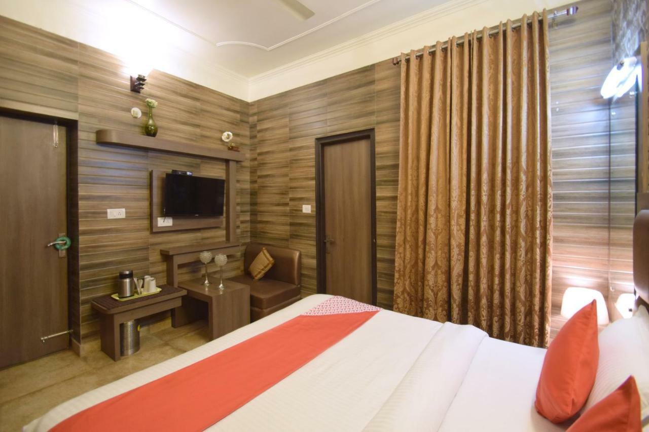 Oyo 5540 Etiler Hotel Katra  Bagian luar foto